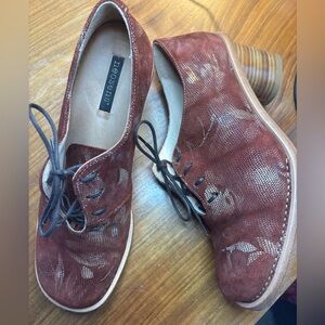 Neosens Women's Brown Heeled Shoes